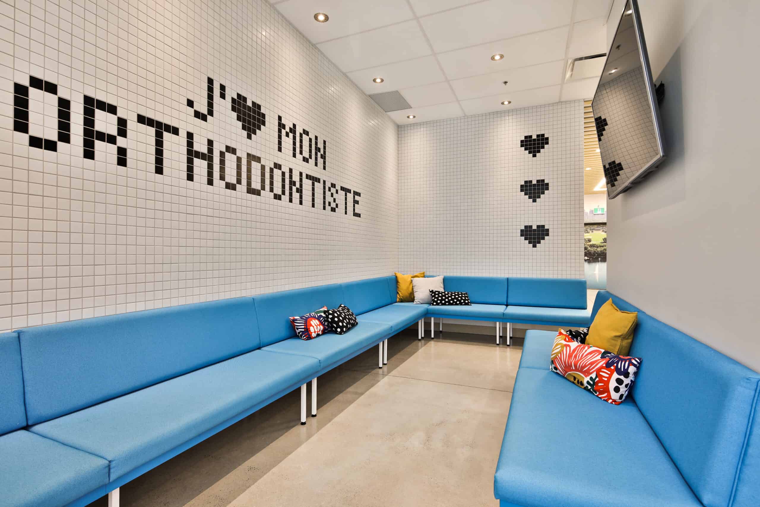 salle-d-attente-clinique-orthodontie-vaudreuil-par-espace-concept-design
